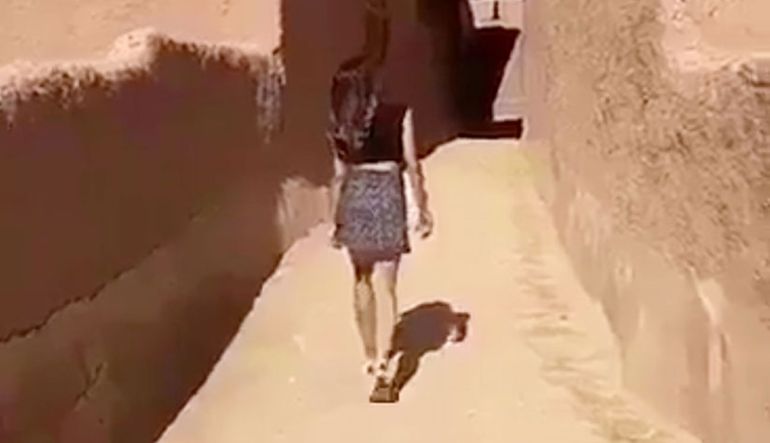 Una minifalda atrae el 'interés' de la Policía saudí (vídeo) Una minifalda atrae el 'interés' de la Policía saudí (vídeo)