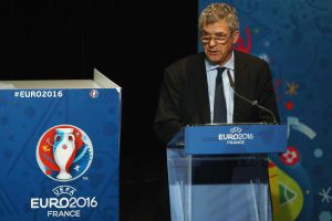 Ángel María Villar dimite como vicepresidente de la FIFA y de la UEFA Ángel María Villar dimite como vicepresidente de la FIFA y de la UEFA