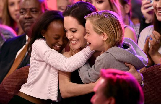 Angelina Jolie y Brad Pitt detienen su proceso de divorcio Angelina Jolie y Brad Pitt detienen su proceso de divorcio