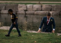 Novio salva a niño de ahogarse en plena sesión de fotos nupciales