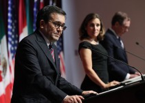 México, EU y Canadá extienden renegociación del TLCAN para 2018