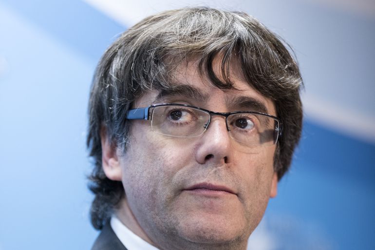 Juez estudia si dicta orden de detención para Puigdemont