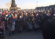 Padres de normalistas de Ayotzinapa acuden a la Basílica