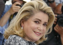 Cien artistas e intelectuales francesas contra el "puritanismo" sexual