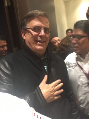 AMLO presentó a Ebrard y Monreal como parte de su nuevo equipo AMLO presentó a Ebrard y Monreal como parte de su nuevo equipo