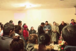 Abuelito velaba a su esposa en soledad y la foto se hizo viral Abuelito velaba a su esposa en soledad y la foto se hizo viral