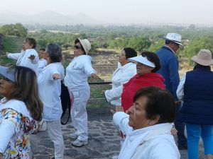 Cientos reciben a la primavera en Teotihuacán Cientos reciben a la primavera en Teotihuacán