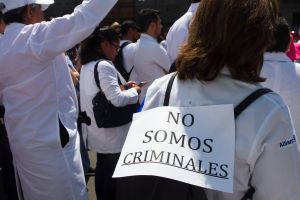 Protestan médicos en diferentes entidades del país Protestan médicos en diferentes entidades del país