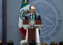 Inaceptable condicionar TLCAN a acciones migratorias: Videgaray