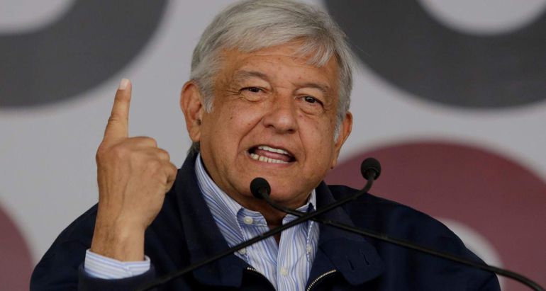 Acusa AMLO a empresarios de financiar