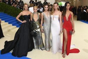Eiza González, embellece la Gala del Met: Eiza González, embellece la Gala del Met Eiza González, embellece la Gala del Met: Eiza González, embellece la Gala del Met
