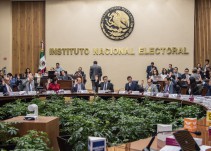 Warkentin, Curzio y Puig para moderar el tercer debate presidencial: INE