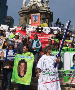 Marchan familiares de personas desaparecidas en la CDMX Marchan familiares de personas desaparecidas en la CDMX