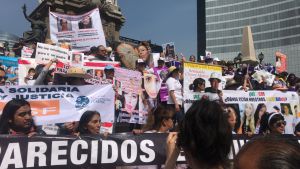 Marchan familiares de personas desaparecidas en la CDMX Marchan familiares de personas desaparecidas en la CDMX