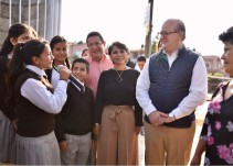 Graco Ramírez visita secundaria rehabilitada tras sismo del 19s