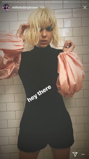 Millie Bobby Brown sorprende son su nuevo look Millie Bobby Brown sorprende son su nuevo look