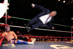 Meade casi se cae y desata miles de memes Meade casi se cae y desata miles de memes