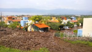 Alud sepulta 25 viviendas en Jocotepec, Jalisco Alud sepulta 25 viviendas en Jocotepec, Jalisco