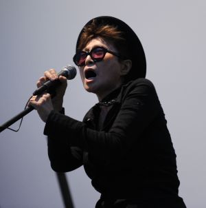 Yoko Ono canta nueva versión de "Imagine" Yoko Ono canta nueva versión de "Imagine"