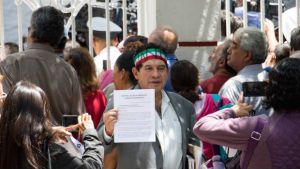 'Juanito' acude a la casa de AMLO para pedirle "chamba" 'Juanito' acude a la casa de AMLO para pedirle "chamba"
