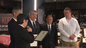 Grupo La Comer recibe certificado de Promotor de Alimentos e Ingredientes Japoneses Grupo La Comer recibe certificado de Promotor de Alimentos e Ingredientes Japoneses