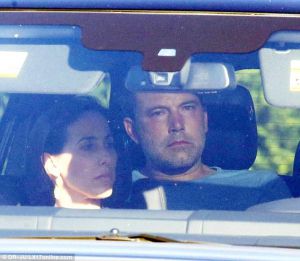Ben Affleck entra a rehabilitación por alcoholismo Ben Affleck entra a rehabilitación por alcoholismo