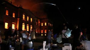 Incendio acaba con Museo Nacional de Río de Janeiro Incendio acaba con Museo Nacional de Río de Janeiro
