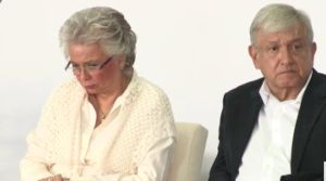 Familiares exigen justicia por desaparecidos en foro de paz de AMLO Familiares exigen justicia por desaparecidos en foro de paz de AMLO