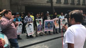 Familiares de normalistas exigen a la SCJN apruebe la creación de una Comisión de la Verdad Familiares de normalistas exigen a la SCJN apruebe la creación de una Comisión de la Verdad
