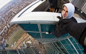 Una selfie ¿Vale más que tu vida? Una selfie ¿Vale más que tu vida?