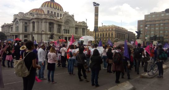 Marchan en contra de los feminicidios en la CDMX Marchan en contra de los feminicidios en la CDMX