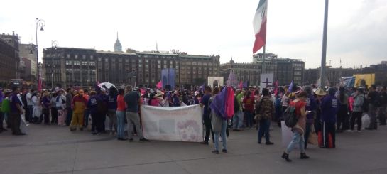 Marchan en contra de los feminicidios en la CDMX Marchan en contra de los feminicidios en la CDMX