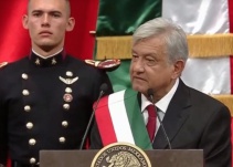 Cadete desata suspiros en la toma de protesta de AMLO