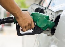 Toma mi dinero: alumno de la UNAM crea dispositivo para ahorrar gasolina