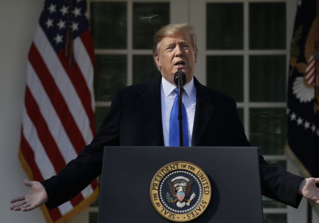Trump firma estado de emergencia nacional