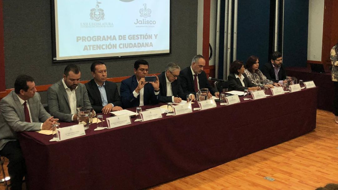 Ejecutivo y Legislativo de Jalisco realizan convenio de atención ciudadana
