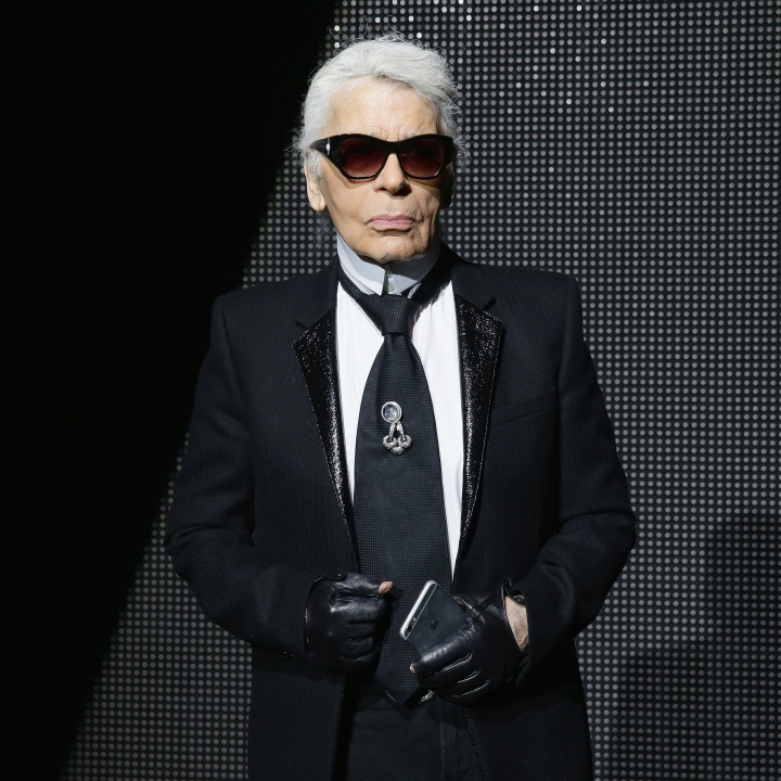 Twitter no perdona; comparan a Karl Lagerfeld con Chavela Vargas
