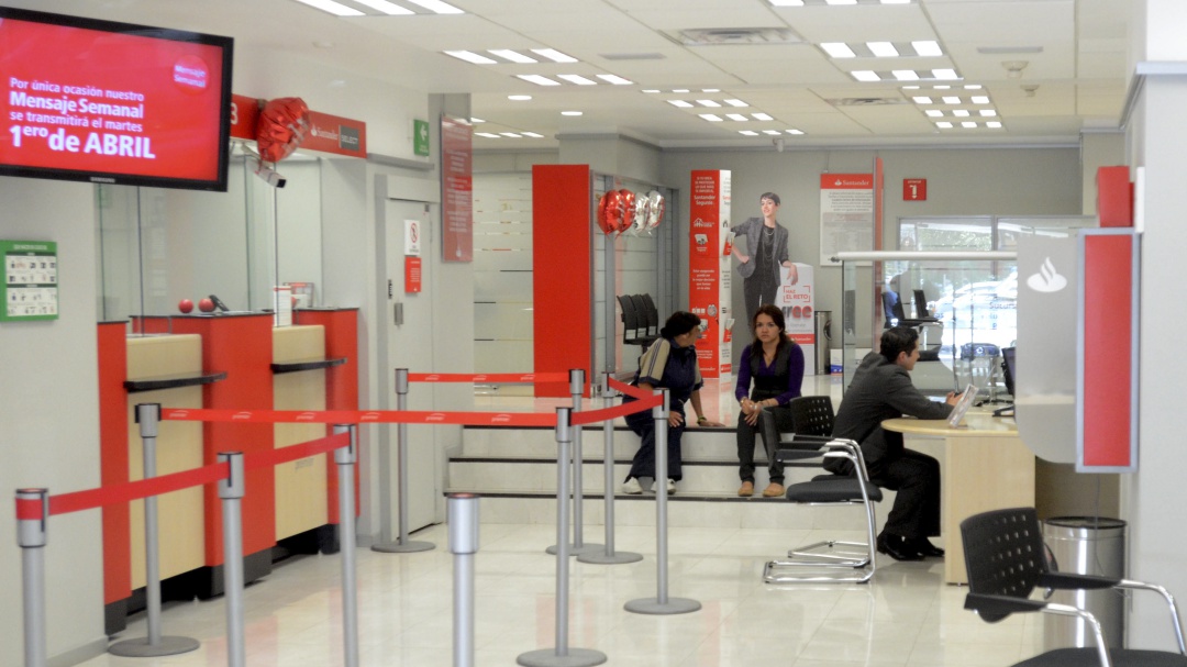 No habrá actividades bancarias ni bursátiles este lunes
