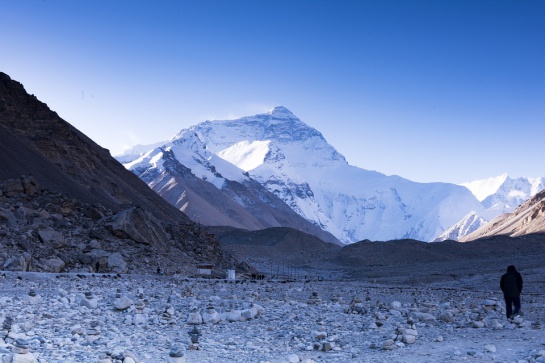 Cadáveres atrapados en el Everest salen a la superficie por derretimiento Cadáveres atrapados en el Everest salen a la superficie por derretimiento