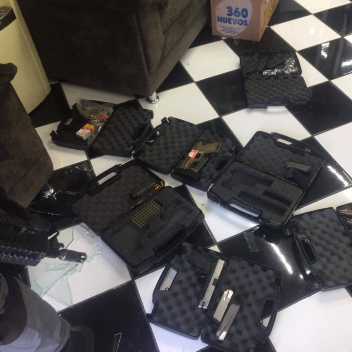 Consignan a dos por asesinato de policía zapopano; les aseguran arsenal