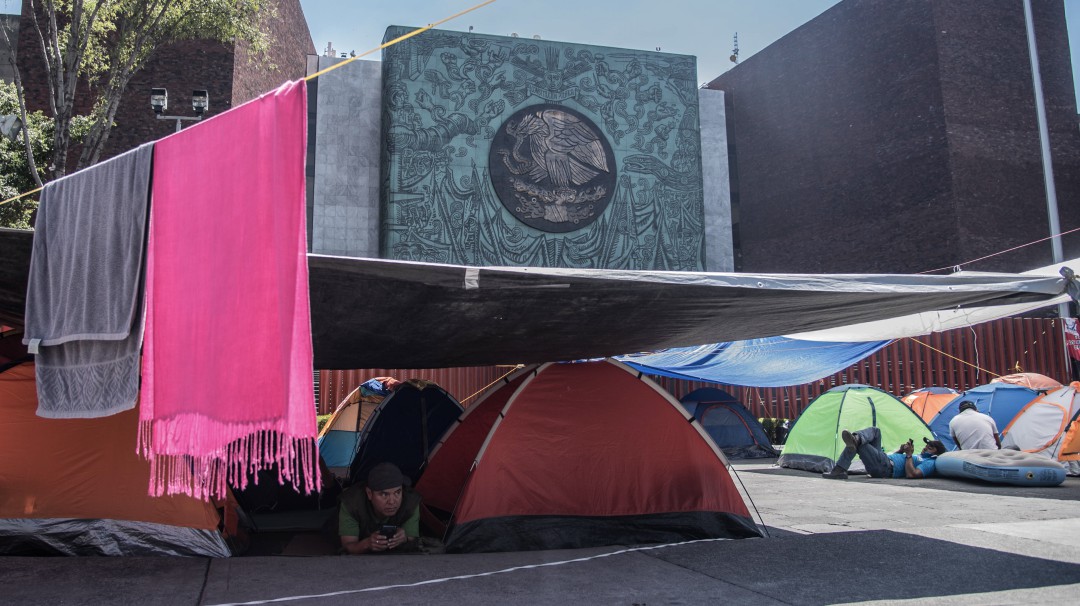 AMLO: No se afectará a maestros pero tampoco se permitirá venta de plazas