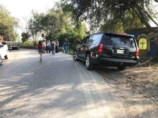 Caravana de AMLO sufre accidente rumbo a SLP Caravana de AMLO sufre accidente rumbo a SLP