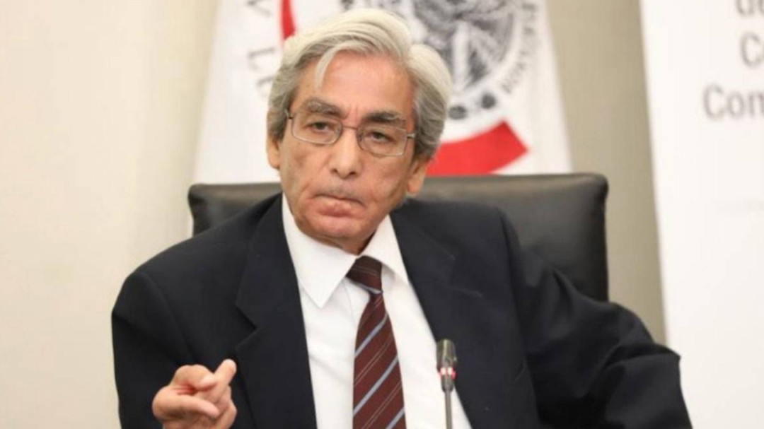 Palomean para consejero de PEMEX al que llamó "burros" a senadores
