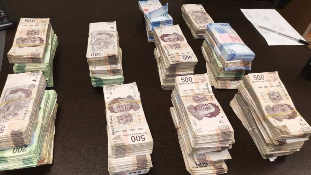 Alto ahí; empleada bancaria intentó llevarse en su bolso 1 millón 877 mil