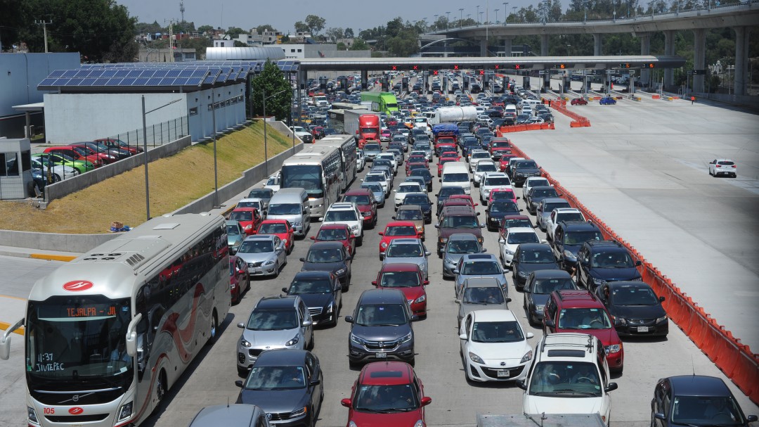 Toman autopista México-Cuernavaca con cobro de cuotas voluntarias