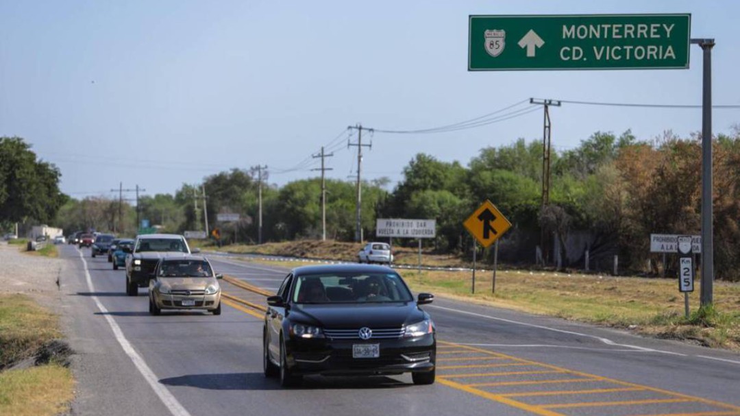 Turistas nacionales y extranjeros vacacionan en Tamaulipas