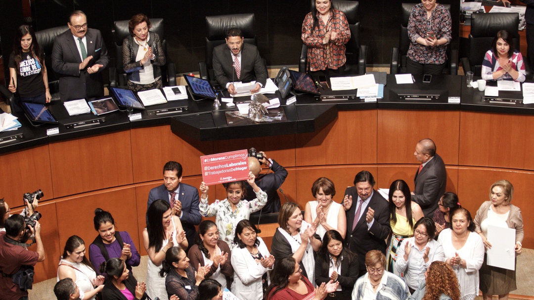 Senado hace obligatorio el seguro social para trabajadoras del hogar
