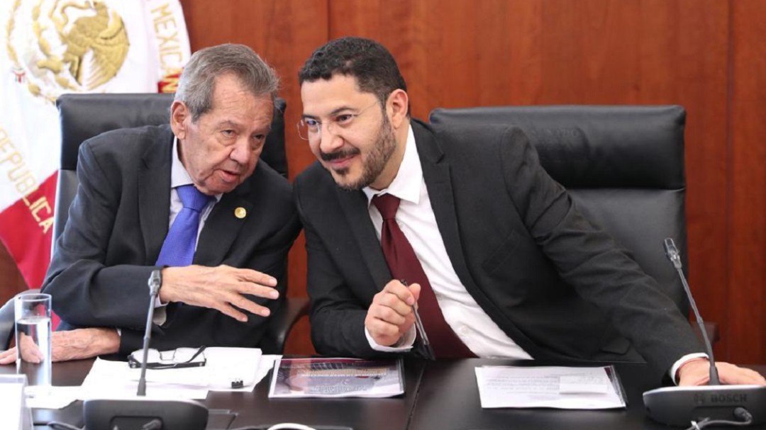 Monreal confía en avalar Ley Educativa en el extraordinario