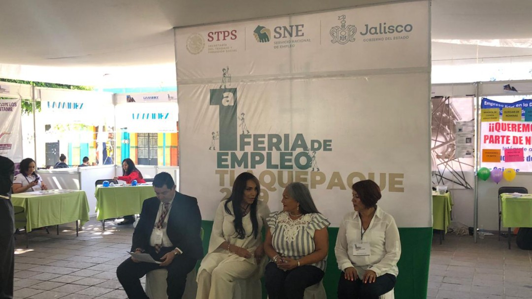 Realizan primera feria del empleo en Tlaquepaque