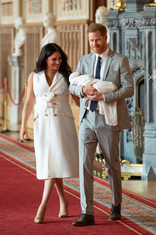 Meghan Markle y el príncipe Harry presentan a Archie Harrison su hijo Meghan Markle y el príncipe Harry presentan a Archie Harrison su hijo